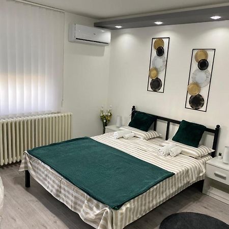 Manirosi 5 Apartment Суботица Экстерьер фото