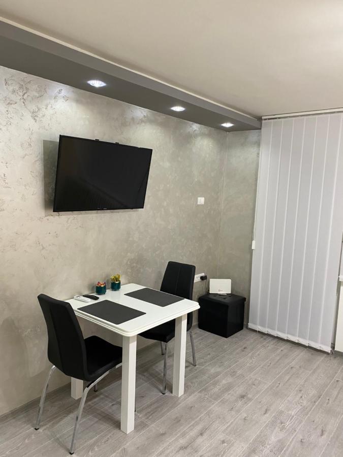 Manirosi 5 Apartment Суботица Экстерьер фото