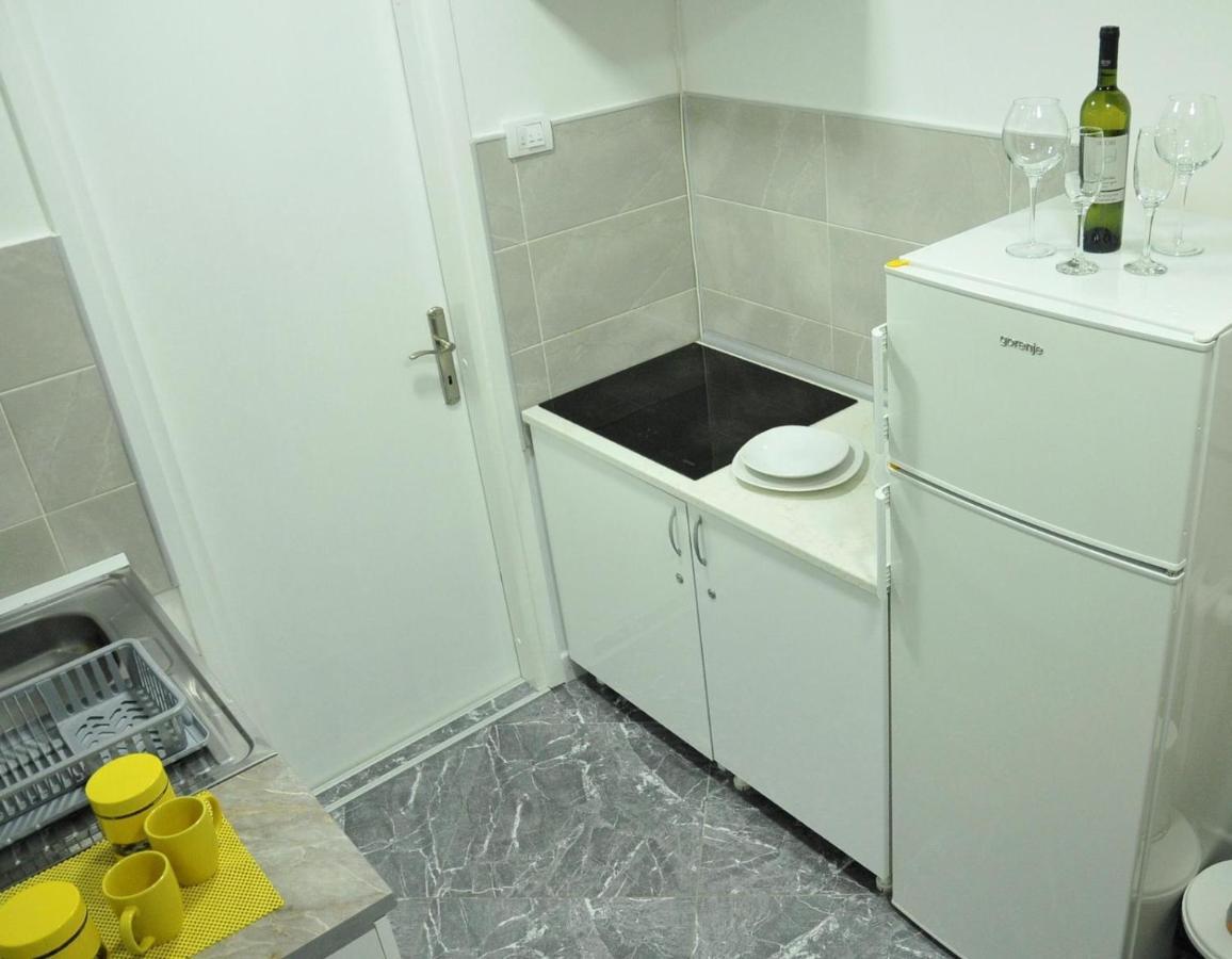 Manirosi 5 Apartment Суботица Экстерьер фото